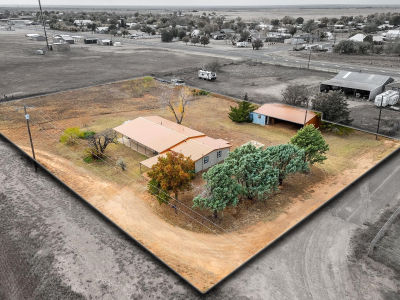 809 N Main St Jayton, TX 79528