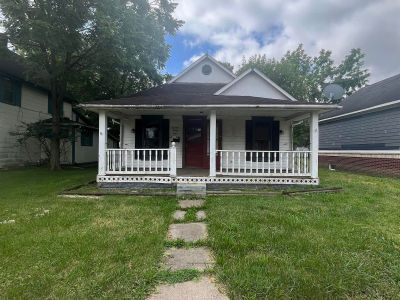 1421 W 5th St Anderson, IN 46016