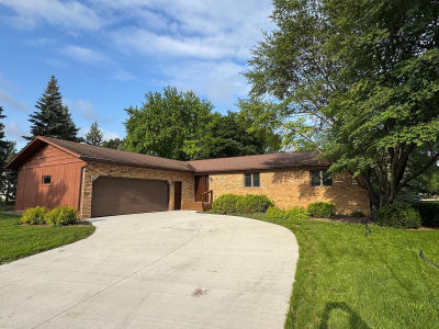 605 Arbor Ct Marshall, MN 56258