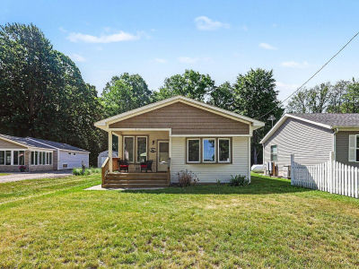 7161 E Lakeshore Dr Walkerville, MI 49459