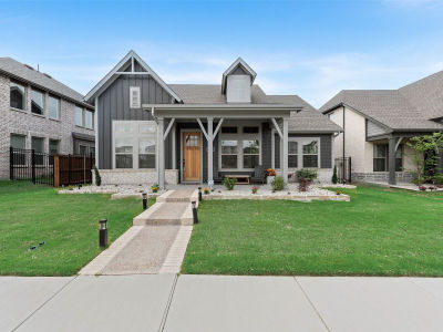 1028 Almond Blossom Cir Crowley, TX 76036