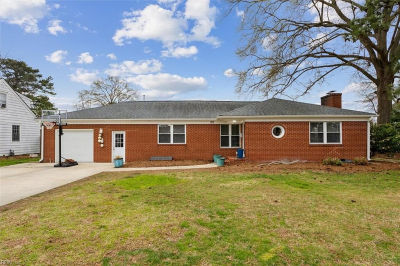 122 Chichester Ave Hampton, VA 23669