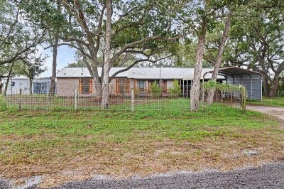 130 Lago Dr Sandia, TX 78383