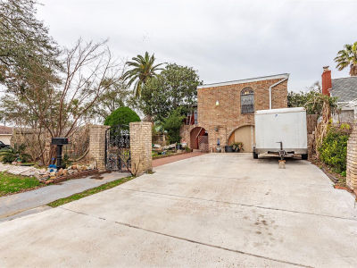 4924 Avenue P 1/2 Galveston, TX 77551