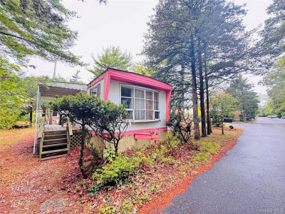 620 Montauk Hwy TRAILER 32 Westhampton Beach, NY 11978