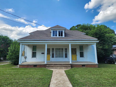 124 W Sullenberger Ave Malvern, AR 72104