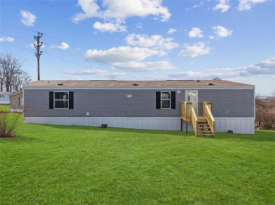 125 Laurel View Dr Mount Pleasant, PA 15666