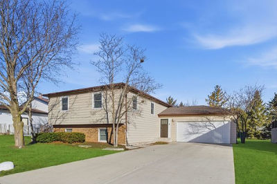 766 Michigan Ave South Elgin, IL 60177
