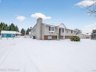 3965 Parsons Rd Howell, MI 48855