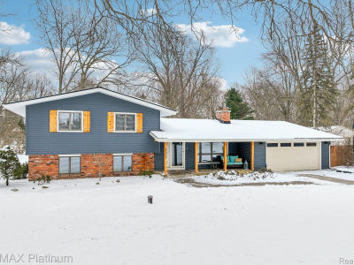 22630 Sandra St South Lyon, MI 48178