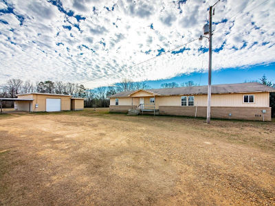 100 Simmons Rd Leola, AR 72084