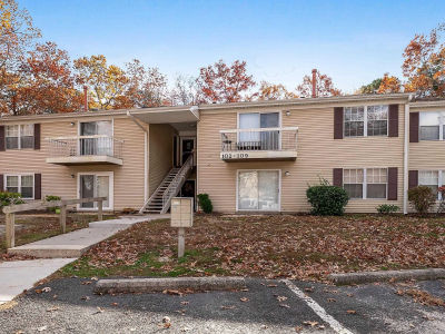 106 Club Pl #106 Galloway, NJ 08205