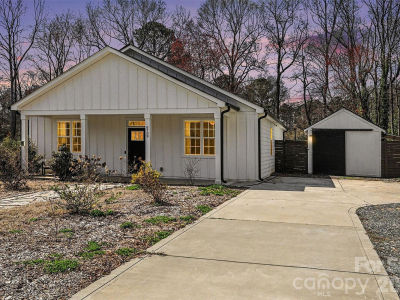 6739 Indian Ln Charlotte, NC 28213