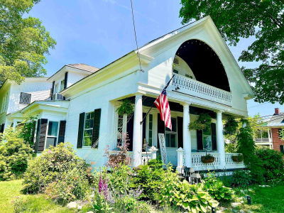 21 Main St Saxtons River, VT 05154