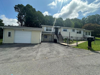 170 Bradley Connector Mount Hope, WV 25880
