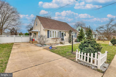 12 Grace Dr Hamilton, NJ 08610