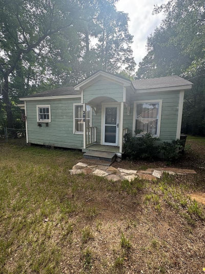 308 Cypress St Pineland, TX 75968