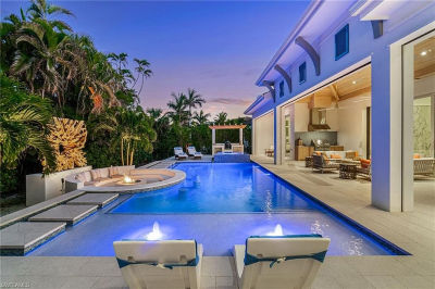 3290 Crayton Rd Naples, FL 34103