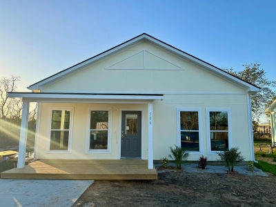 506 Jenni Ln San Leon, TX 77539