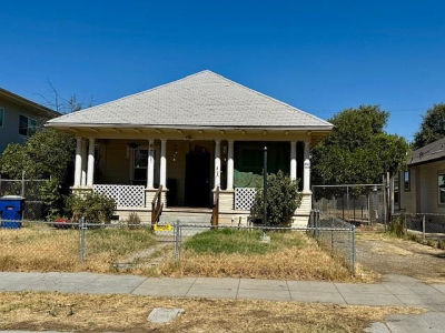 230 N Calaveras St Fresno, CA 93701