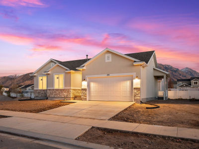 201 W 930 N Santaquin, UT 84655