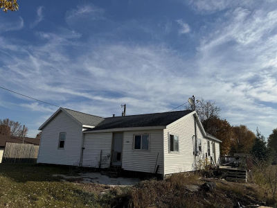 313 S Park Rd Blair, WI 54616