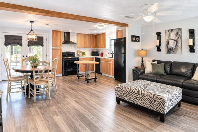 132 Hackberry Cove Ln Onalaska, TX 77360