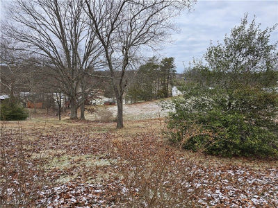 Meadow Lane Cir Parkersburg, WV 26101