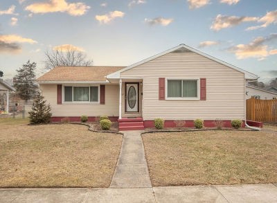 527 Center St Milton, PA 17847