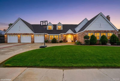 1145 Campus Dr Hanford, CA 93230