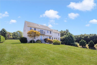 18 J H Dwyer Dr Middletown, RI 02842