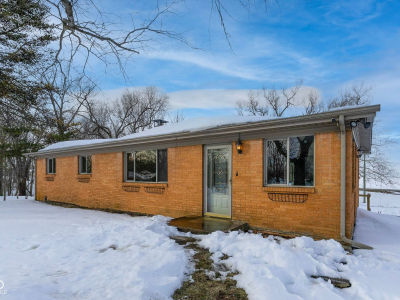 2950 S Lake Dr Columbus, IN 47203