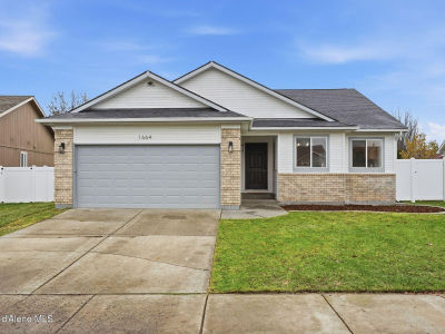 1664 W Durham Dr Coeur D Alene, ID 83815