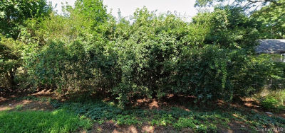 186 Huguenot Dr Mastic Beach, NY 11951