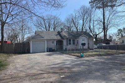 43 Grant Ave Brentwood, NY 11717