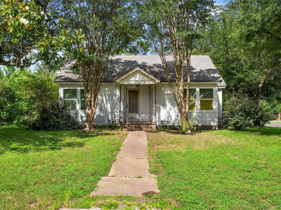 513 N Avenue F Elgin, TX 78621