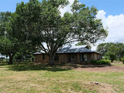 240 McAcres Dr Mc Dade, TX 78650