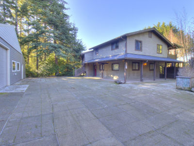4 Vista Dr Port Orford, OR 97465