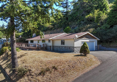 94287 June St Gold Beach, OR 97444