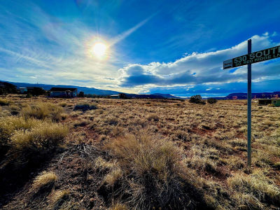 S Cougar Ridge Rd Torrey, UT 84775