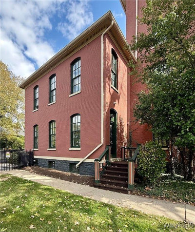 125 Edward St APT 1J Buffalo, NY 14201