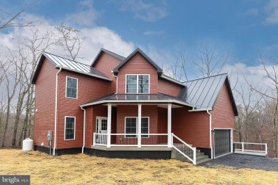 220 Lakeland Cir Middletown, VA 22645