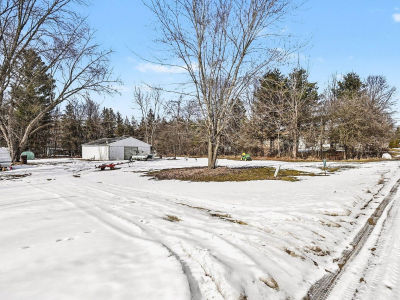 1058 & 1062 Wildcherry Dr Gladwin, MI 48624