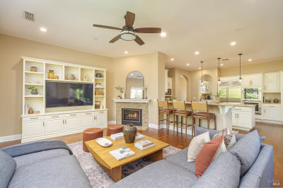 21 Winding Way Novato, CA 94945