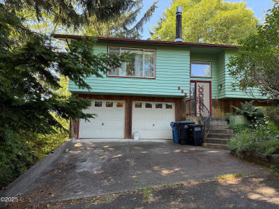 165 SE Rose St Waldport, OR 97394