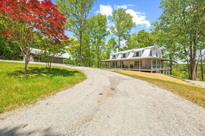 4221-8 New Hope Rd Celina, TN 38551