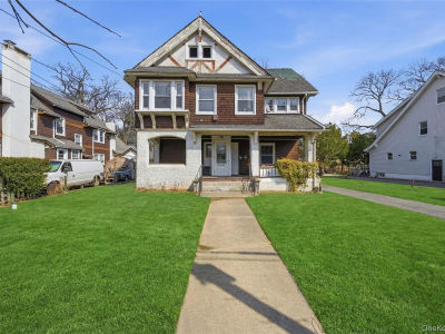 1046 Dickens St Far Rockaway, NY 11691