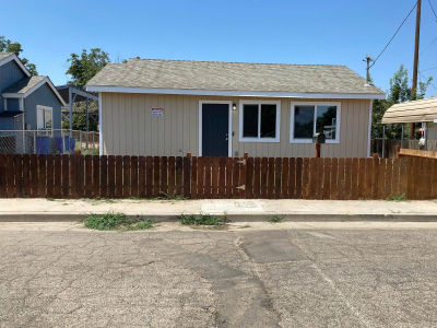 209 S Magnolia Ave Farmersville, CA 93223