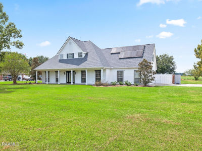 3306 Cedarwood Dr New Iberia, LA 70560