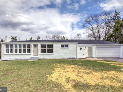 353 Douglass Dr Douglassville, PA 19518